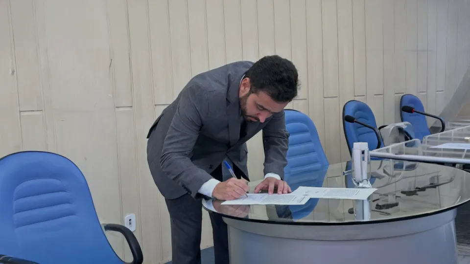 Frederico Nery toma posse como novo prefeito de Campos Altos após morte de Vicente da Venda